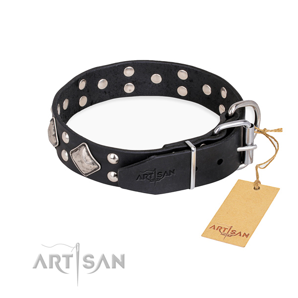 Genuine leather dog collar with exquisite rust-proof embellishments