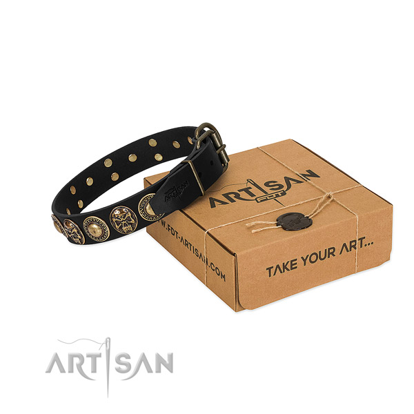 Rust-proof decorations on dog collar for easy wearing